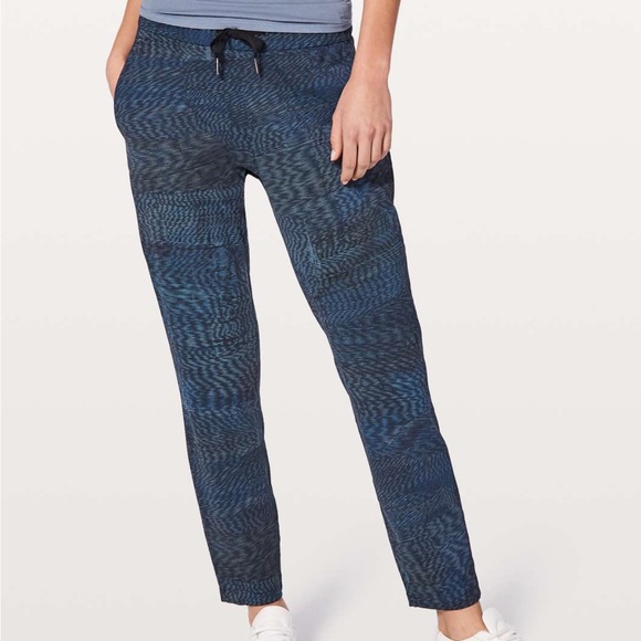 Lululemon On The Fly Pant *28" - Linear Flux Battleship Multi - Picture 2 of 8